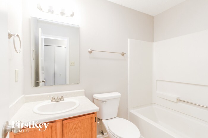 Building Photo - 6633 Sonesta Dr