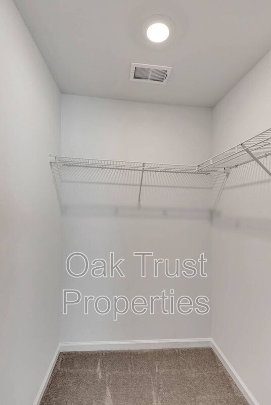 Building Photo - 703 Hilchot Dr