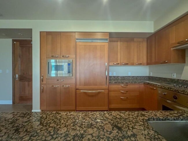 Building Photo - 5068 Scholarship