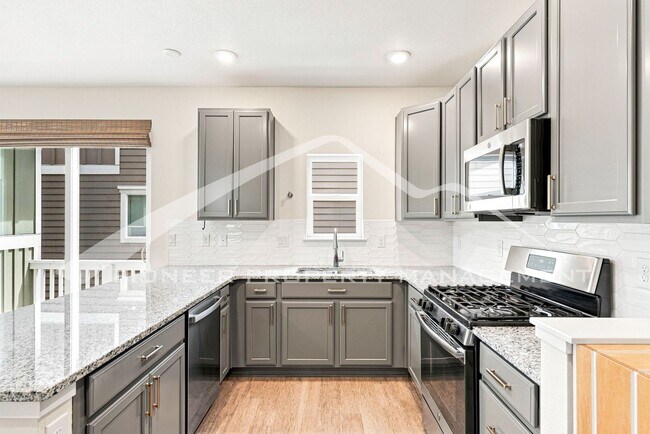 Building Photo - Charming Home with Central AC and Washer/Dryer