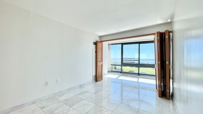 Building Photo - 2-BED/2-BATH AVAILABLE 09/30/2025 in NAURU...