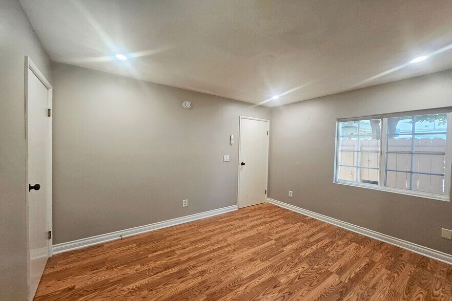 Building Photo - 6946 Jellico Ave