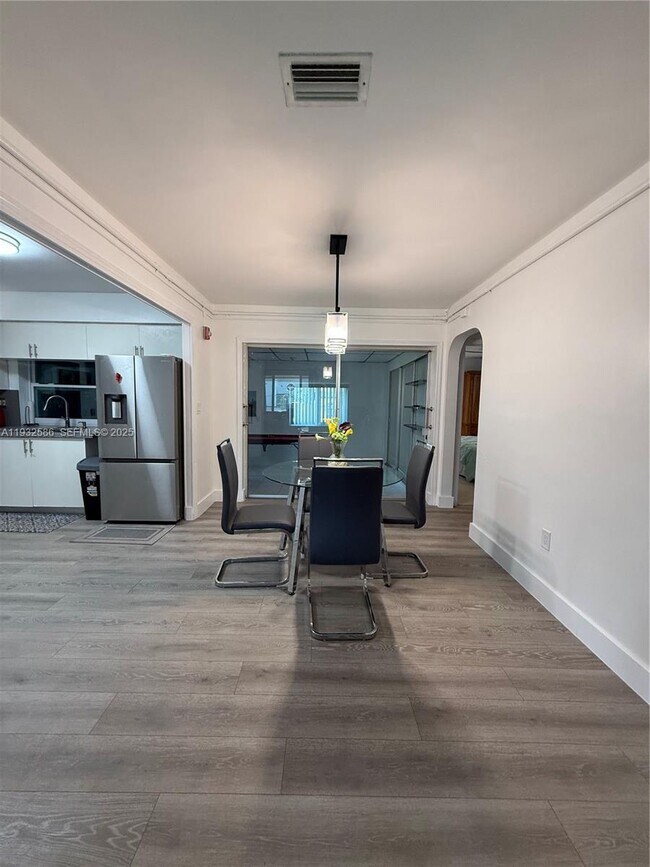 Building Photo - 2706 Montego Dr