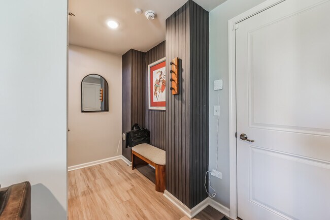 Building Photo - 605 Brook Ct