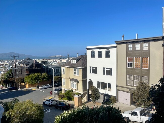 Building Photo - 2937 Scott St