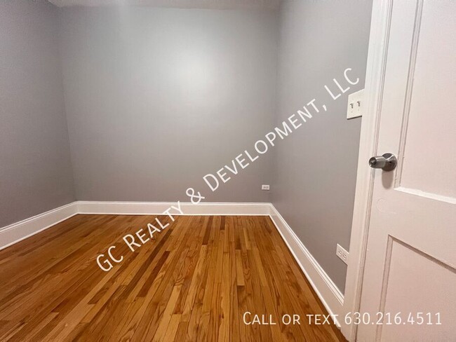 Building Photo - *** ALBANY PARK / 4 BEDROOM - 2 BATH / ONS...