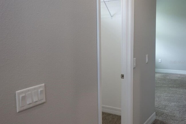Building Photo - 5574 SW 128th Pl