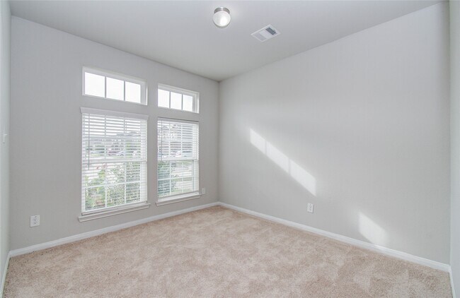 Building Photo - 24938 Pavarotti Pl