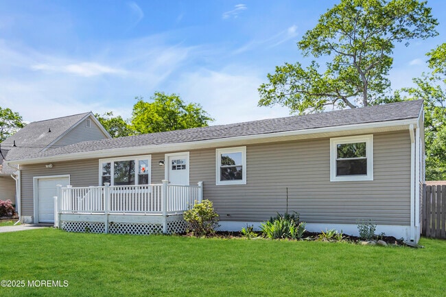 Primary Photo - 1624 Joffre Rd