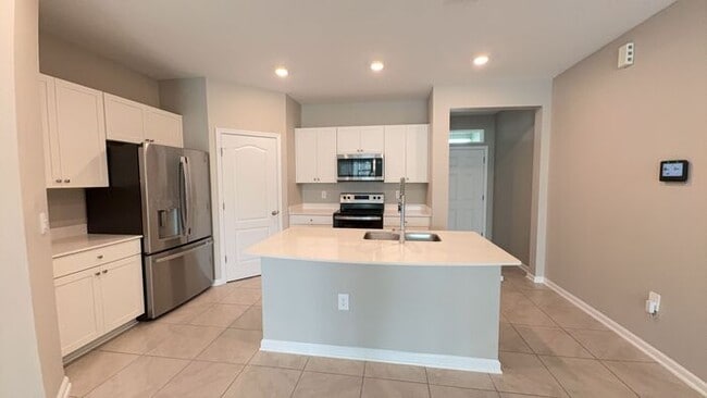 Building Photo - 263 Redbud Rd