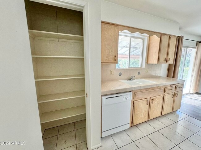 Building Photo - 10012 N 103rd Ave