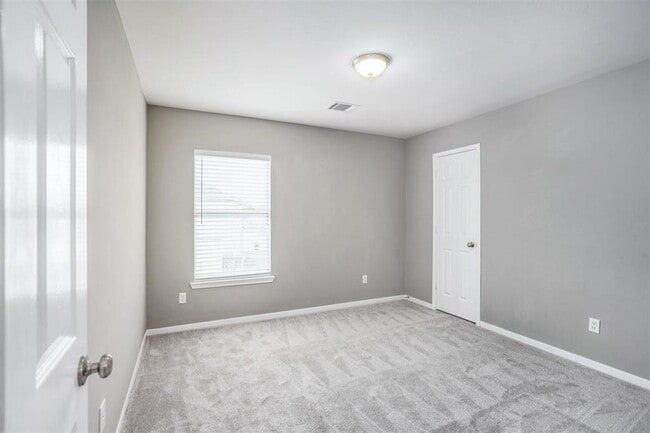 Building Photo - 25234 Clover Ranch Dr