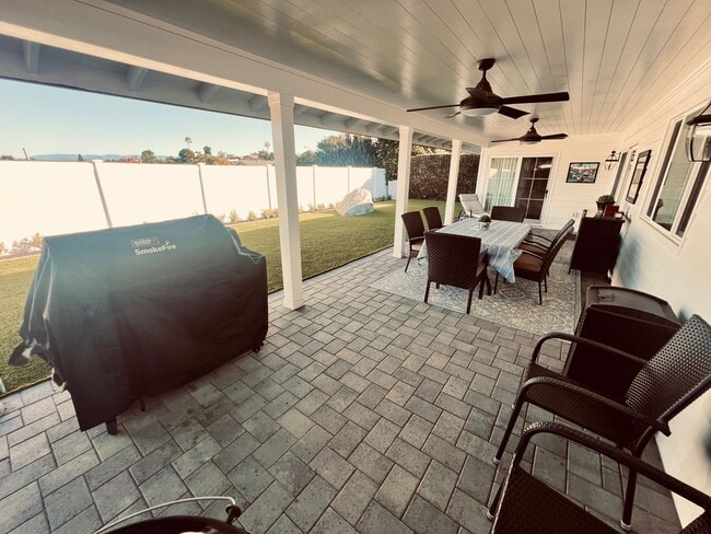 Building Photo - Renovated Rancho Bernardo 55+ Community 2 Bedroom 2 Bathroom Home