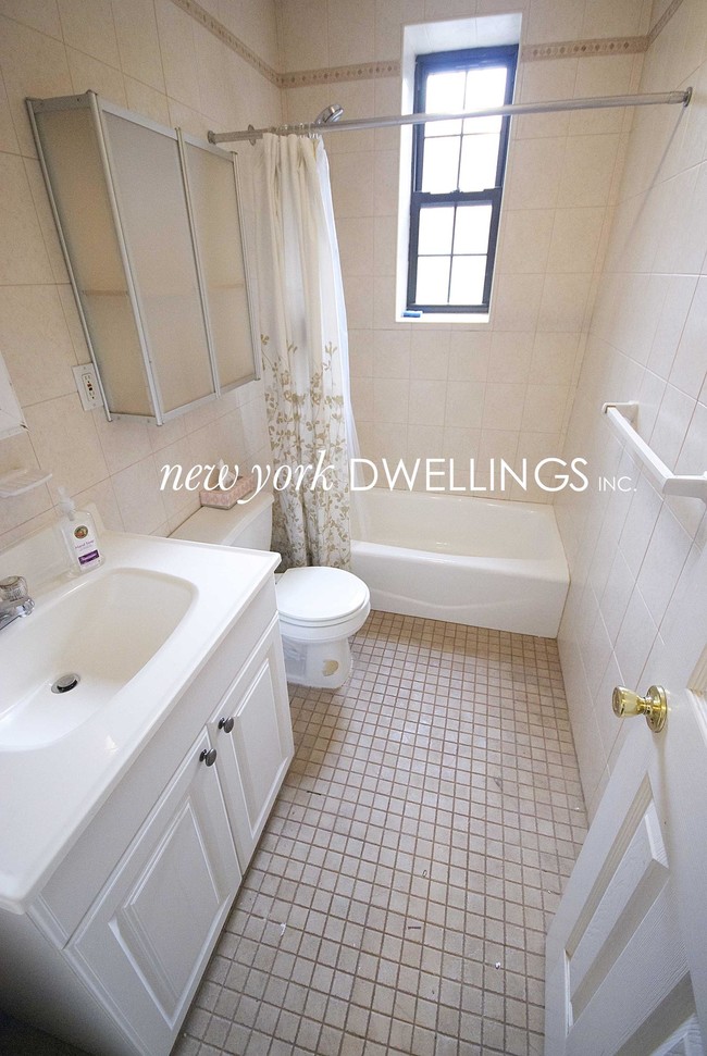 Building Photo - 325 1st Street