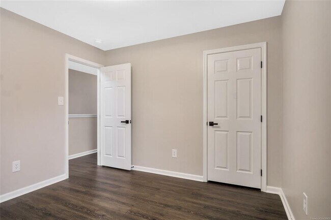 Building Photo - 10868 White Dogwood Dr