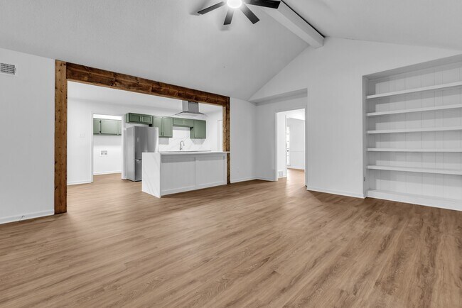 Building Photo - 8439 River Glen Dr