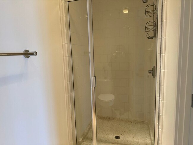 Building Photo - Epic REA: Fabulous 2 BR/2 BA South Beach C...
