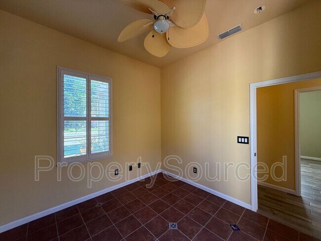 Building Photo - 523 Ruess Rd