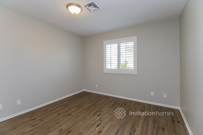 Building Photo - 1811 S 39th St