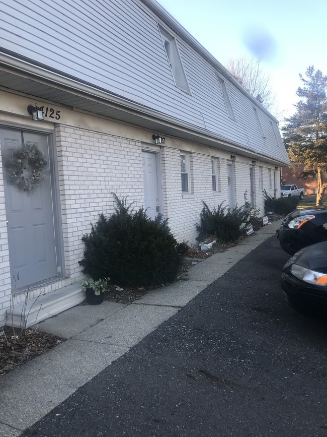 Building Photo - 4127 Orchard Dale Dr NW