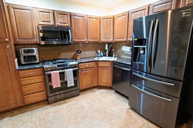 Kitchen - 403 Post Way