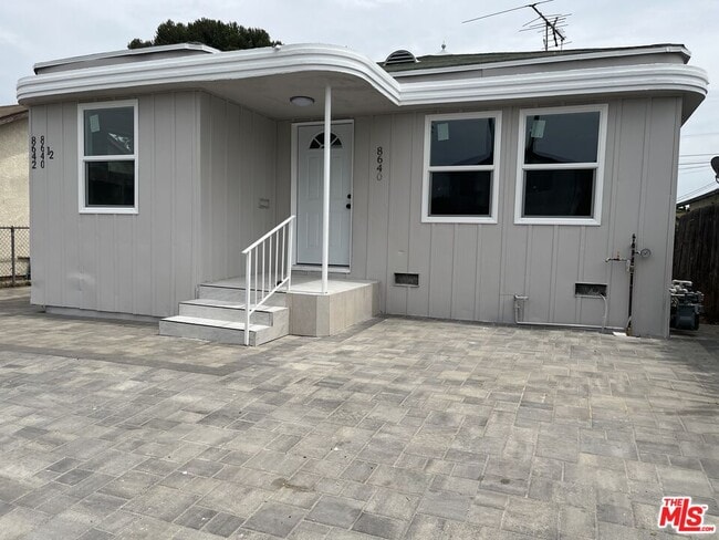 Building Photo - 8640 Baring Cross St