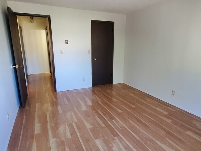 Building Photo - 1629 Maple Ln