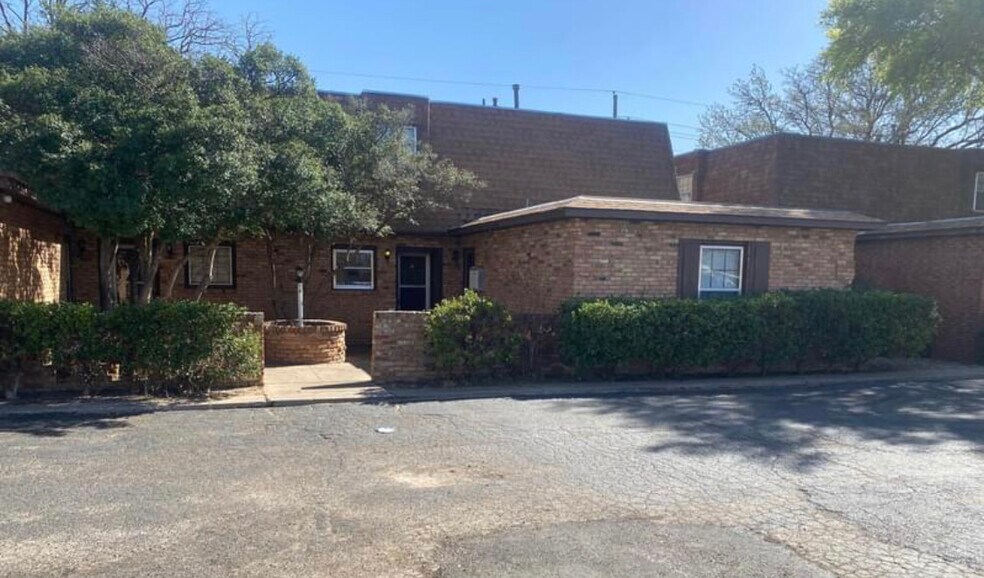Primary Photo - 2103 49th St
