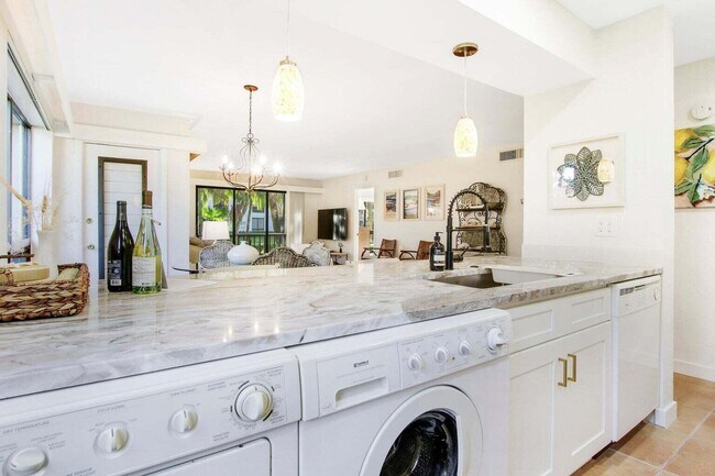 Building Photo - 141 Brackenwood Rd