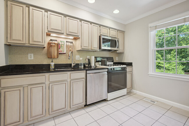 Building Photo - 6412 Needle Leaf Dr