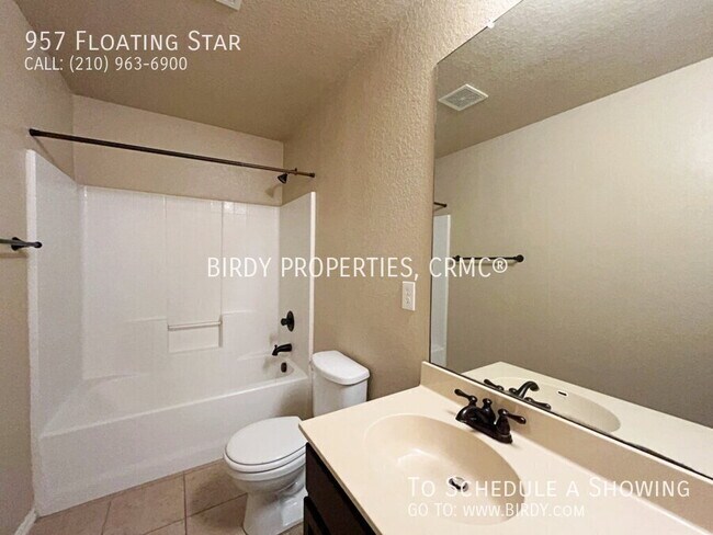 Building Photo - 957 Floating Star