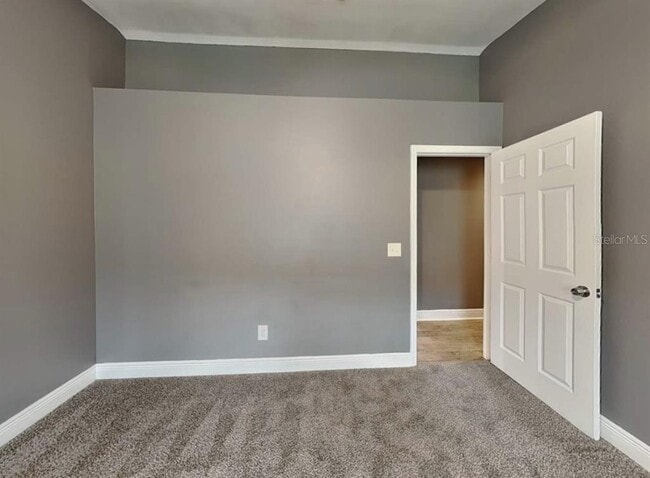 Building Photo - 2418 Radnor Ave