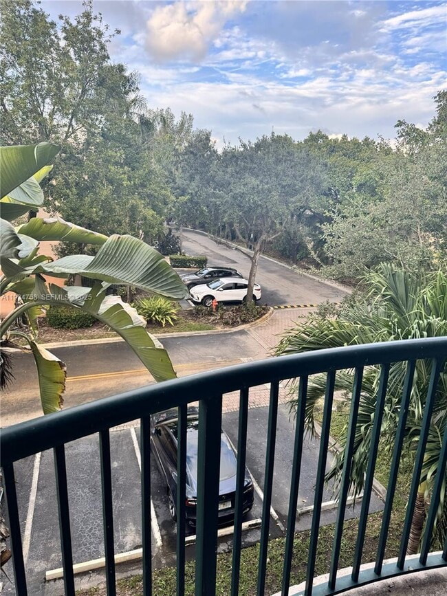 Building Photo - 2131 SE 10th Ave