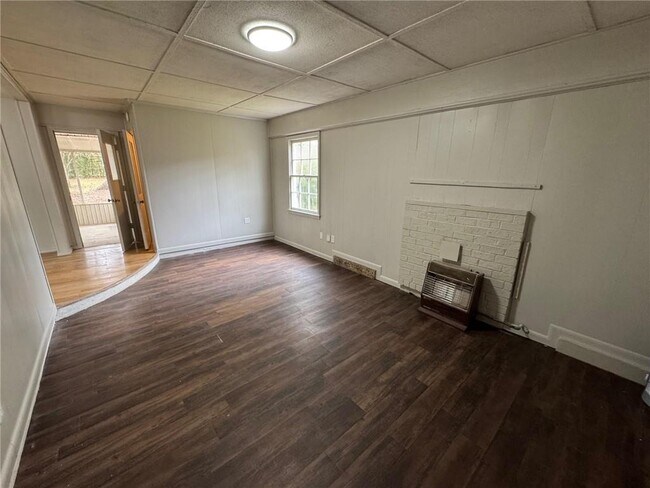 Building Photo - 4734 Clarendon Dr