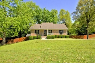 Building Photo - Sweet 3/2 with full basement and NO backyard Neighbors.  Hurry