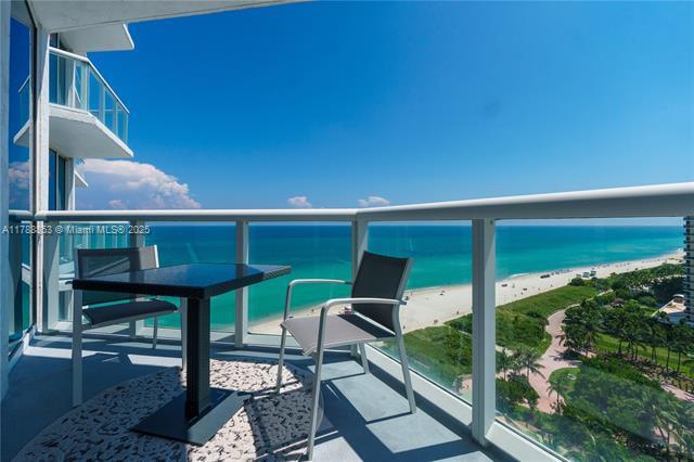 Building Photo - 6515 Collins Ave