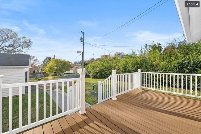 Building Photo - 1028 Piedmont Ave