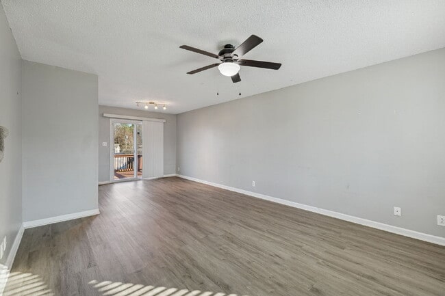 Building Photo - 342 Brook Mead Dr