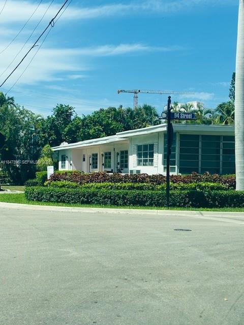 Building Photo - 1085 94th St