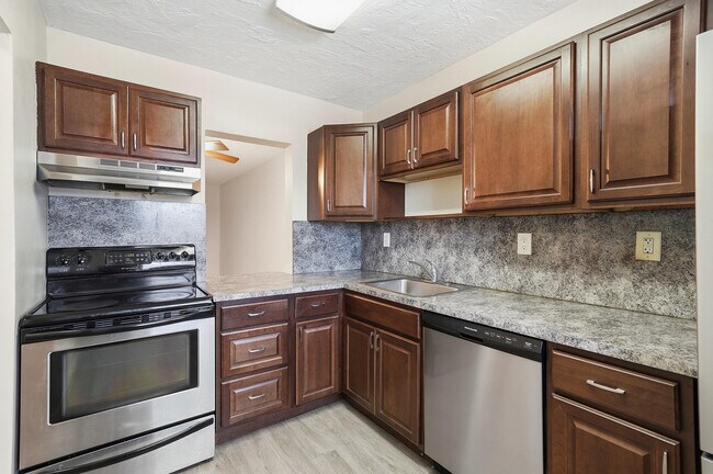 Building Photo - 1400 NE 57th St