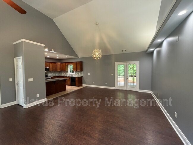 Building Photo - 214 Farmington Trce
