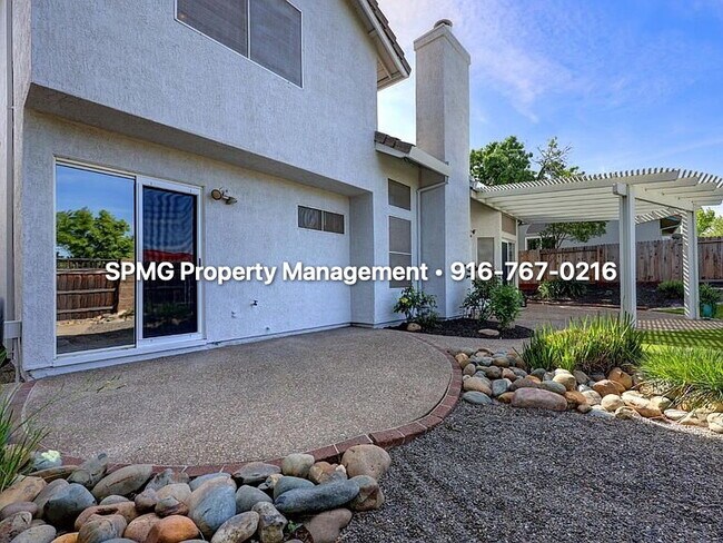 Building Photo - Beautiful 4BR/3BA Home in Rocklin 3-Car Garage & Low-Maintenance Backyard