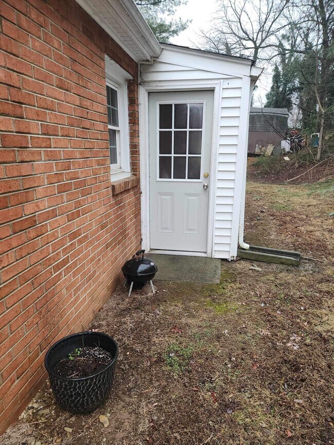 Building Photo - 2730 Forest Hill Ave NW