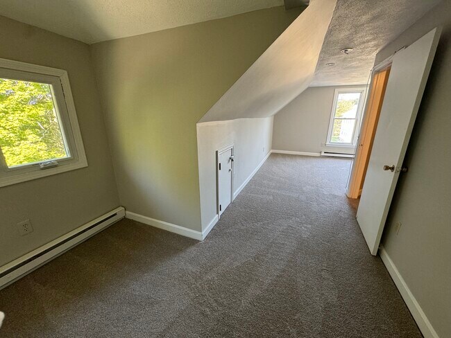 Building Photo - 61 Waverley Rd