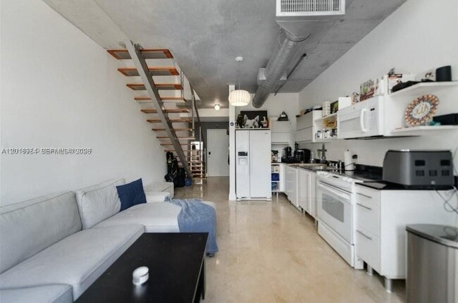 Building Photo - 690 SW 1st Ct