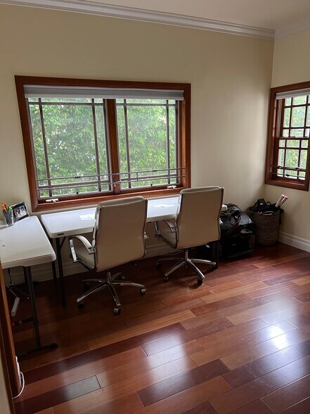 Building Photo - 1027 10th St