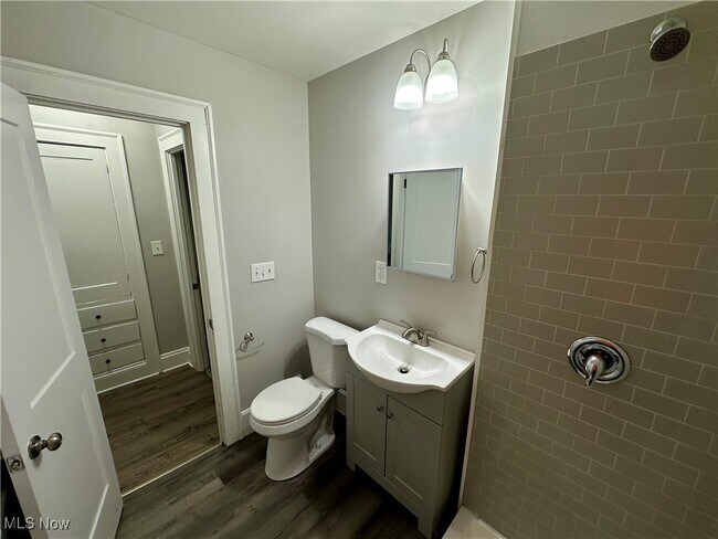 Building Photo - 1673 Cordova Ave