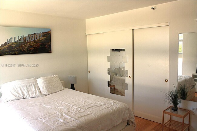 Building Photo - 1035 West Ave