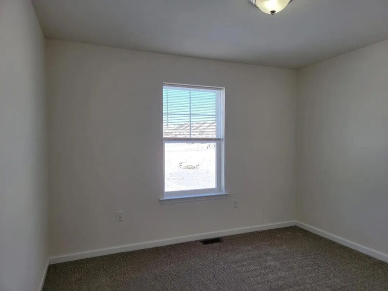 Building Photo - 64 Rollins Ln