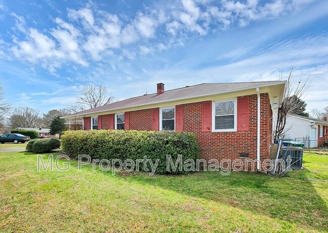 Building Photo - 243 Eden Cir